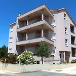 Apartament Lalea